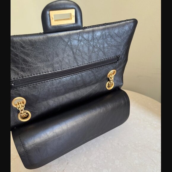CHANEL 2.55 Reissue Size 225 Bag Aged Calfskin Authentic Pre-Owned - Picture 2 of 11